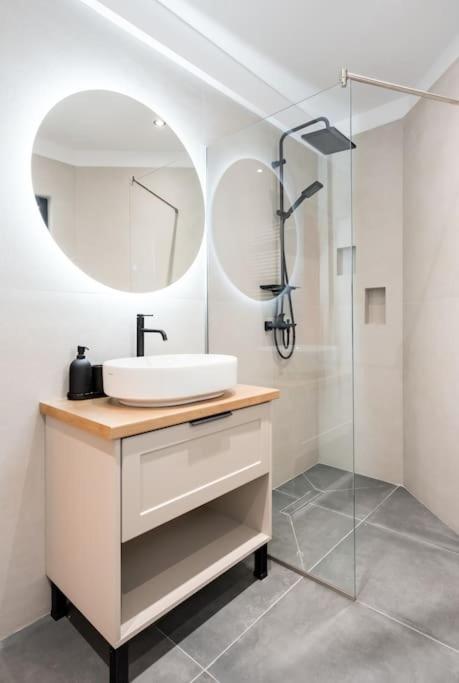 Stunning Views 3br Sunny Flat - Amazing Terrace Apartament Bucureşti