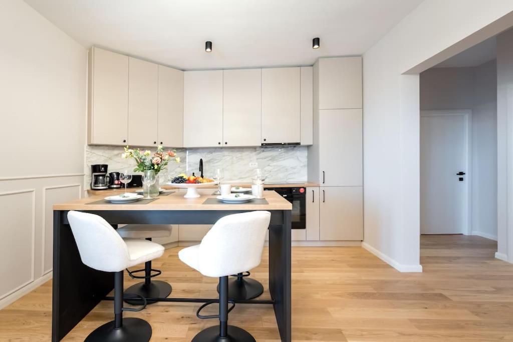 Stunning Views 3br Sunny Flat - Amazing Terrace Apartament Bucureşti